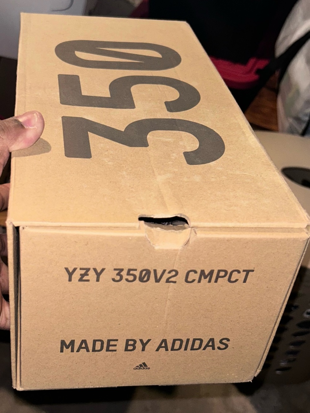 YZY 350 knit Shoe Box